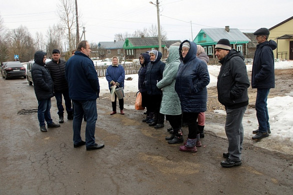 Дорогу в Батманах приведут в соответствие с ГОСТом