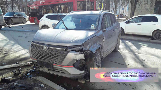  В Иванове ДТП с двумя внедорожниками спровоцировало пробку 