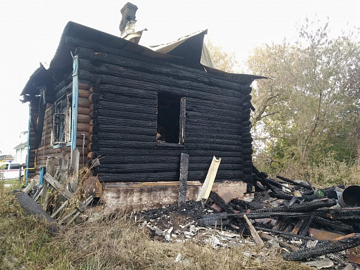 Мужчина и женщина заживо сгорели в доме в Ивановской области