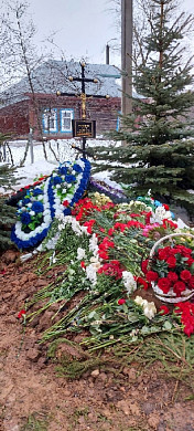 В Ивановской области священника похоронили рядом с жилыми домами