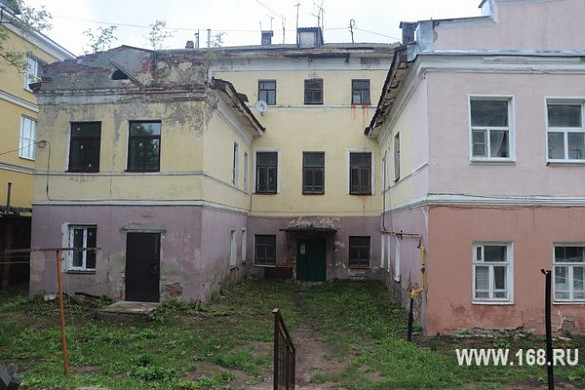  В Кинешме на Волжском бульваре разрушается памятник архитектуры 