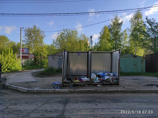 В Иванове снесли опасную контейнерную площадку у детского сада