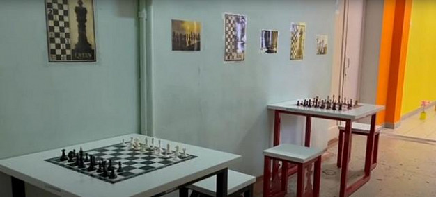 В ивановской школе №15 оборудовали «Шахматный коридор»