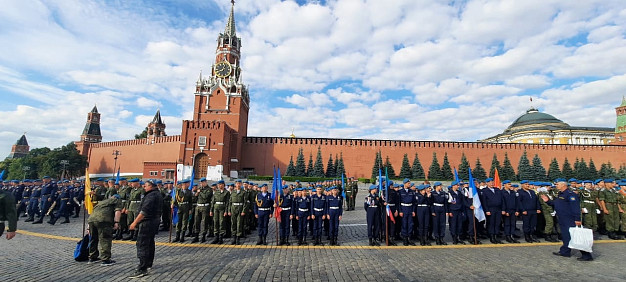 Фурмановский «Разведчик» отметил День ВДВ на Красной площади