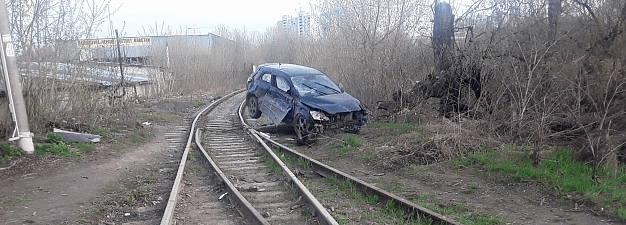  В Иванове автомобиль выехал на железнодорожные пути 