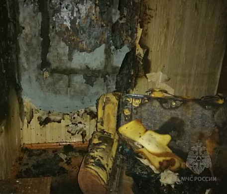  В Заволжске пожарные на руках выносили детей из задымленного подъезда 