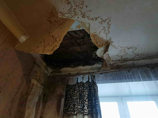 В квартире ивановки обрушился потолок