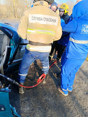 В Иванове после ДТП спасатели вырезали из авто пострадавшего водителя