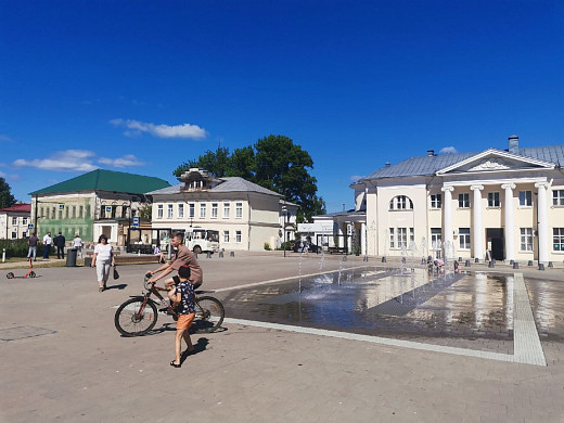 Площадь Коновалова в Вичуге кардинально преобразилась