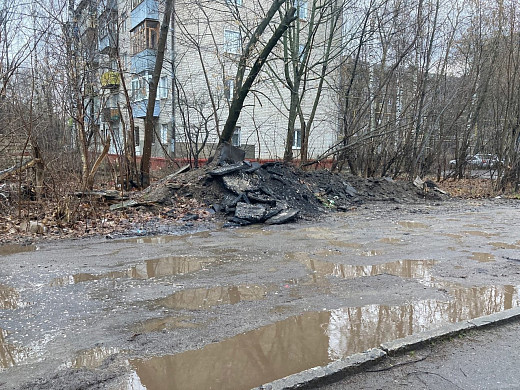 В Иванове у детского сада свалили груду асфальта