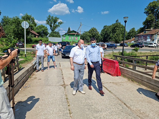  В Ивановской области раньше срока отремонтировали мост в Холуе 