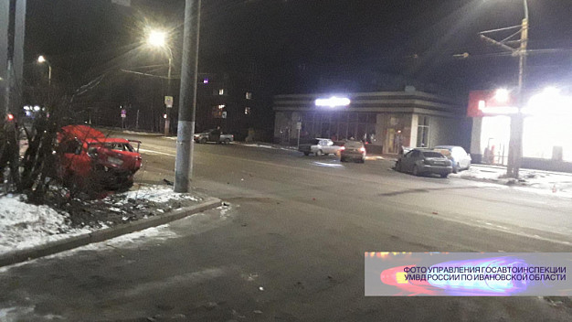 В двух автоавариях в Иванове пострадали 4 человека