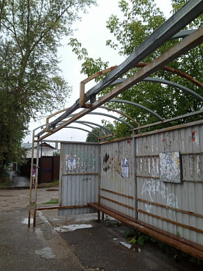 Остановка на Сортировке уже месяц без крыши