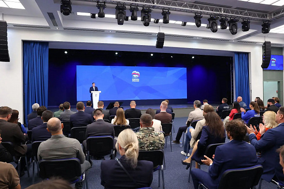 Герой России Евгений Поддубный поблагодарил волонтеров за работу 