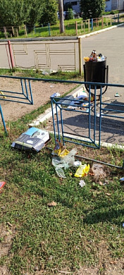 Мамы района Меланжевого комбината бьют тревогу по поводу детской площадки