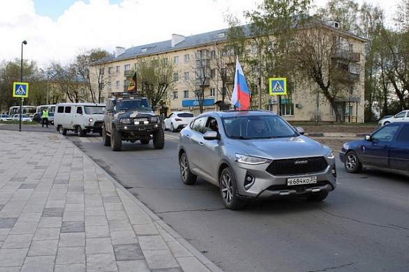 В Кинешме ко Дню Победы провели автопробег в поддержку участников СВО