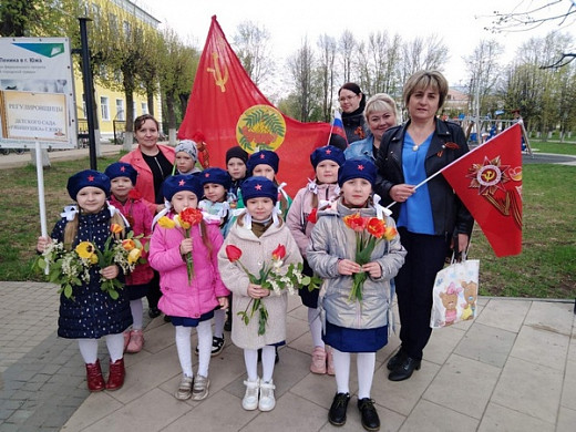  В Южском районе в честь Дня Победы прошел парад дошколят 