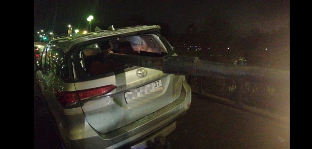 В Иванове автомобиль насквозь пробило чугунной балкой моста