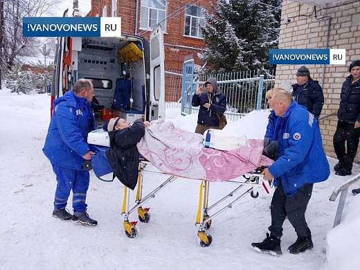 В Фурманове пациентов эвакуируют из больницы: под тяжестью снега "сложилась крыша"