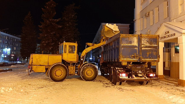 Более 500 кубометров снега вывезли с улиц Иванова за две ночи