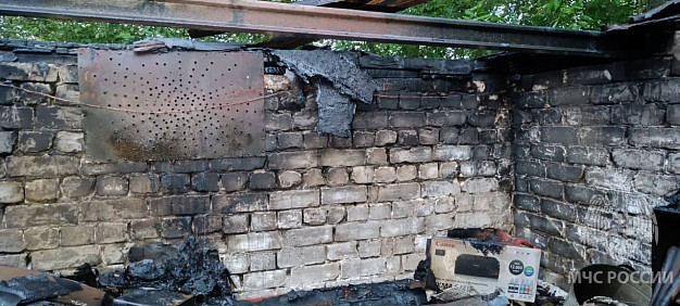На улице Огородной в Иванове сгорели гаражи