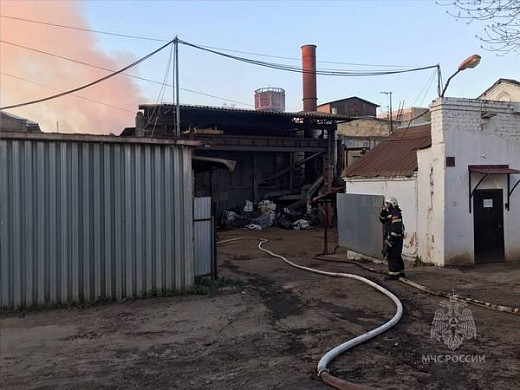 Ночью в Шуе возник пожар на территории литейного завода