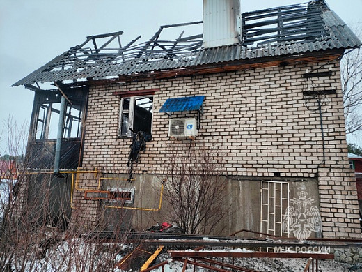  В Кинешме сгорел двухэтажный дом с гаражом 
