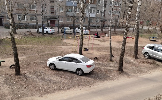 Жители Пустошь-Бора в Иванове просят установить им детские площадки