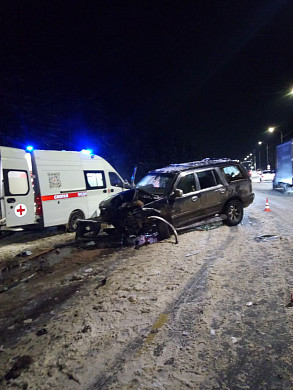 В Рождество на шуйской трассе лоб в лоб столкнулись две иномарки