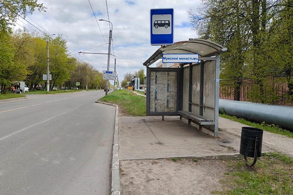  С ивановских остановок убирают незаконные афиши 