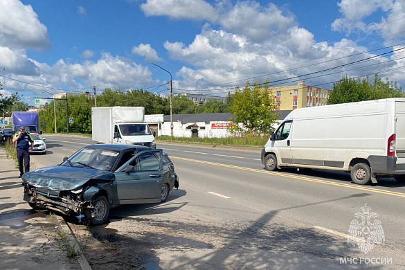 В Шуе перевернулся легковой автомобиль