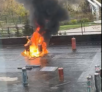  На стройке в центре Иванова загорелись баллоны с газом 