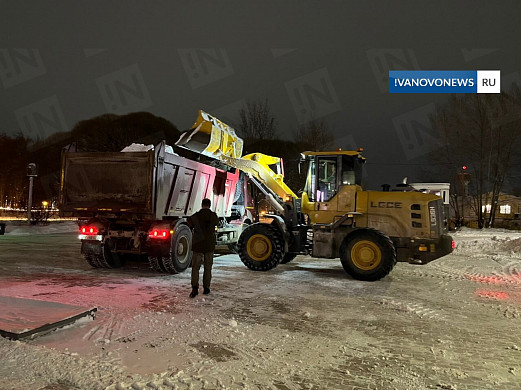 Мэр Иванова отправился в ночной рейд по городу и посмотрел, как чистят дороги