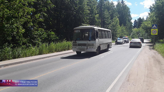 В Иванове пьяный велосипедист попал под автобус