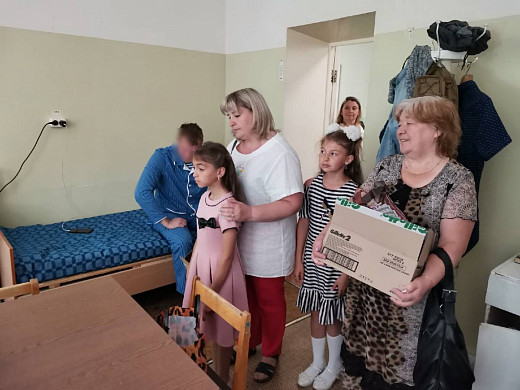 Селяне передали подарки солдатам, находящимся в ивановском военном госпитале