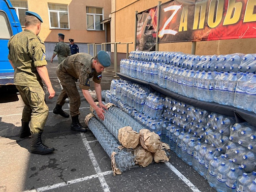 Для ивановских десантников в зону СВО отправили бутилированную воду