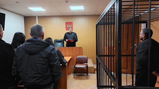 Фурмановец приговорен к 10 годам «строгача» и крупному штрафу за взятки при сдаче на права 