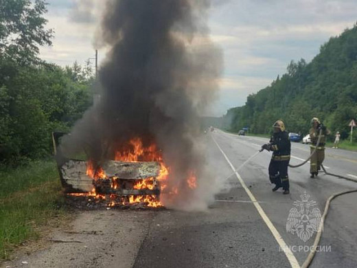  В Вичугском районе на ходу загорелся «Пежо» 