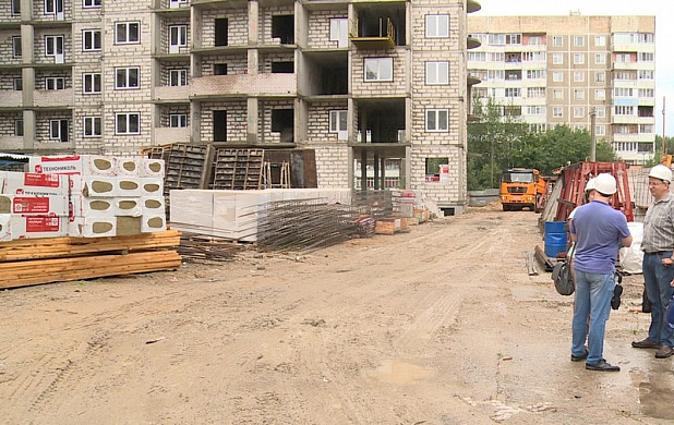 На жилой комплекс «Зеленая роща» в Иванове завезли бетонные плиты
