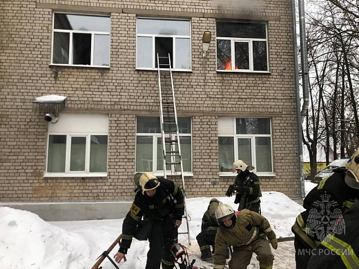 Пожар в 8-й поликлинике в Иванове ВИДЕО