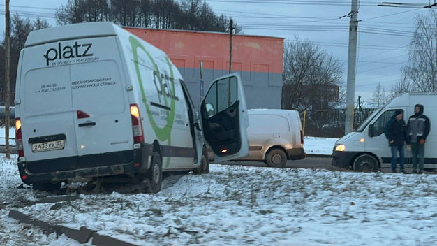 В Иванове автобус столкнулся с фургоном