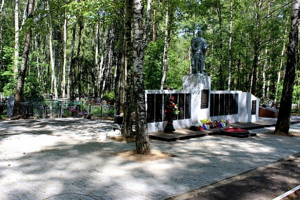  В Кинешме продолжают благоустраивать территорию воинского мемориала в «Сокольниках» 