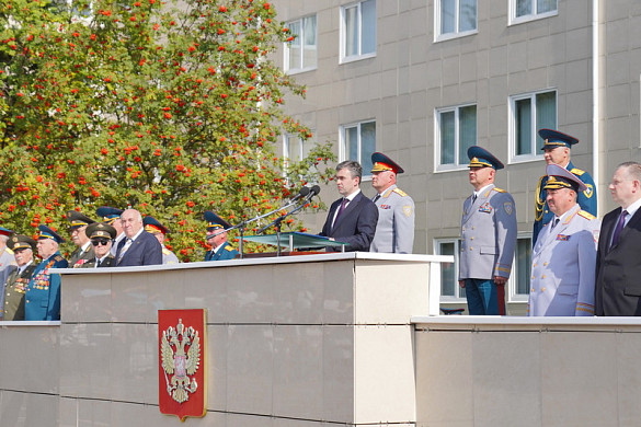  В День знаний глава МЧС России принял присягу курсантов ивановской пожарно-спасательной академии 