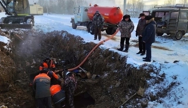 В Родниках третий день продолжают восстанавливать систему отопления микрорайона