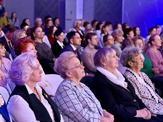В Ивановской области ко Дню учителя наградили педагогов
