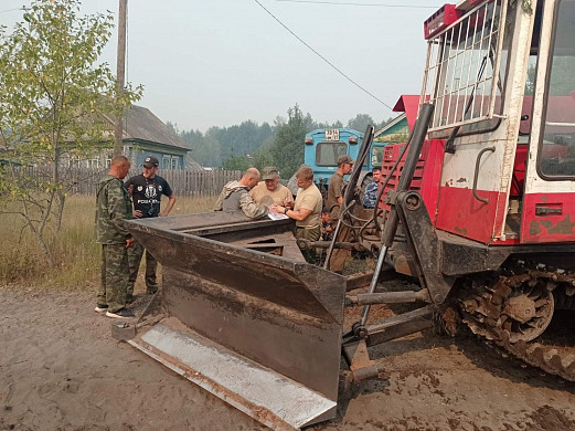 Пожар в Южском районе: пришло подкрепление