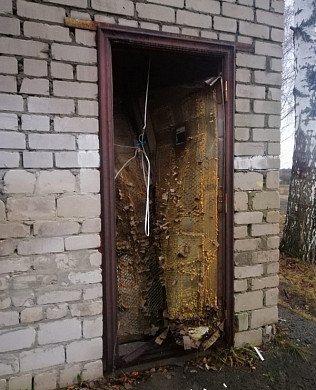  В Южском районе вандалы напали на Дом культуры 