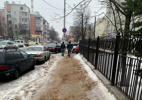 Посыпать ивановские тротуары песком вышли тракторы 
