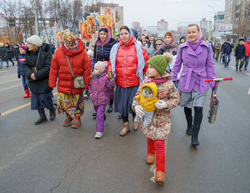 Губернатор Станислав Воскресенский принял участие в большом крестном ходе в Иванове