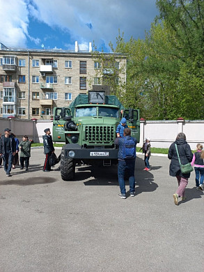 Ивановцам показали изъятое оружие преступников